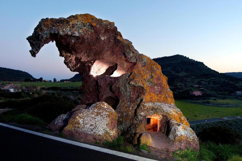 Hotel La Roccia Dell'Elefante Castelsardo Esterno foto